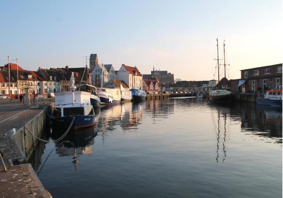 Appartment Ferienwohnung Mit Grosser Terrasse Ohlerich Speicher Wismar Bagian luar foto