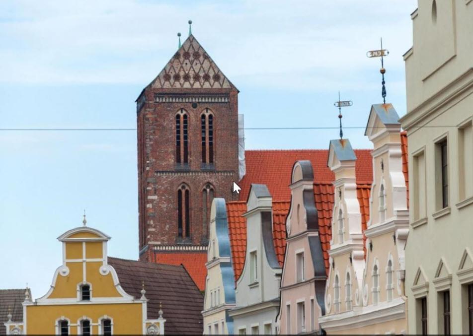 Appartment Ferienwohnung Mit Grosser Terrasse Ohlerich Speicher Wismar Bagian luar foto