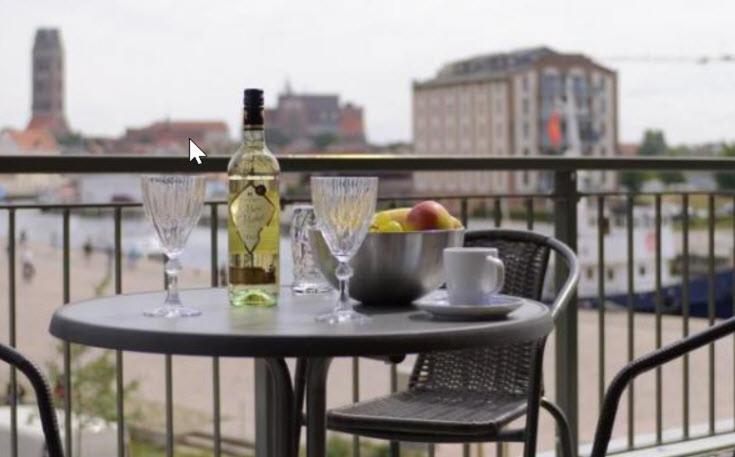 Appartment Ferienwohnung Mit Grosser Terrasse Ohlerich Speicher Wismar Bagian luar foto